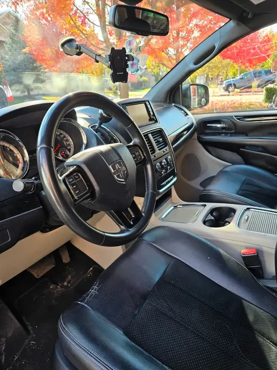 Dodge Grand Caravan 2016 photo 2