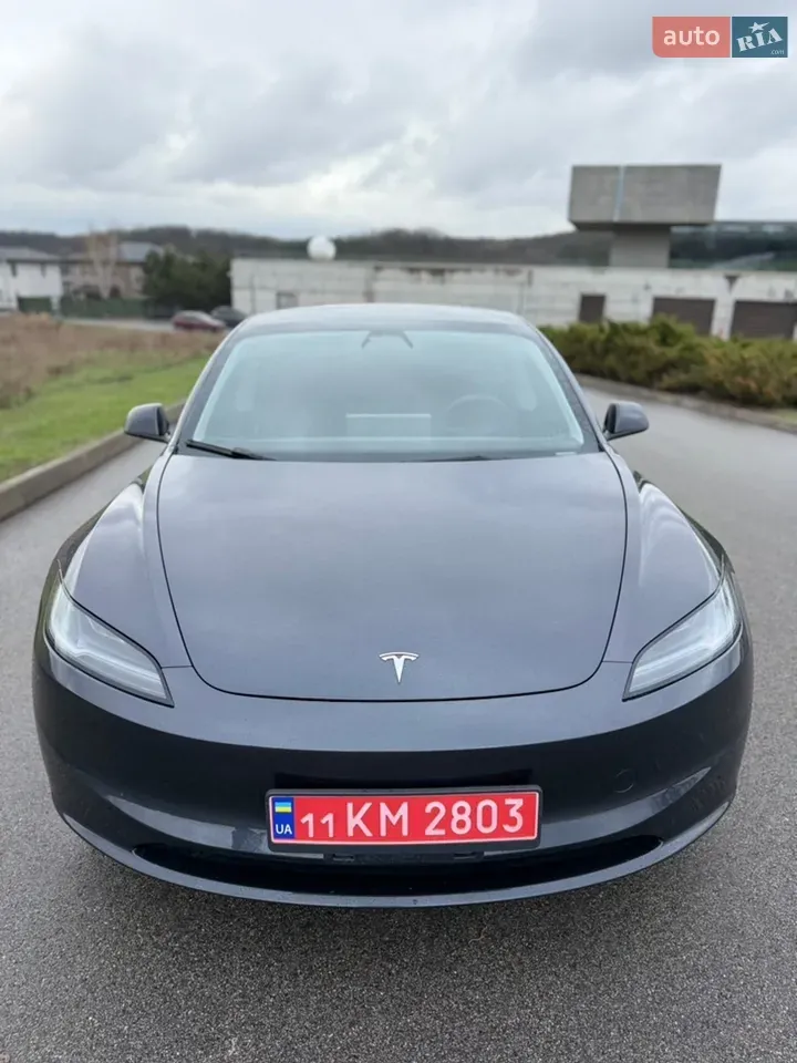 Tesla Model 3 2025 photo 4