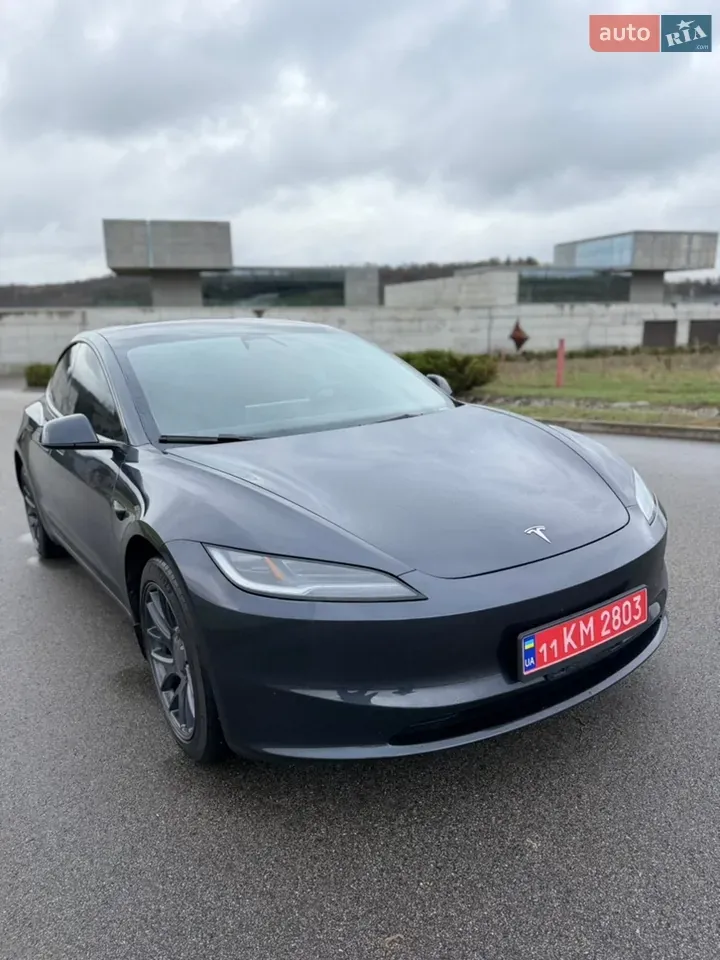 Tesla Model 3 2025 photo 3