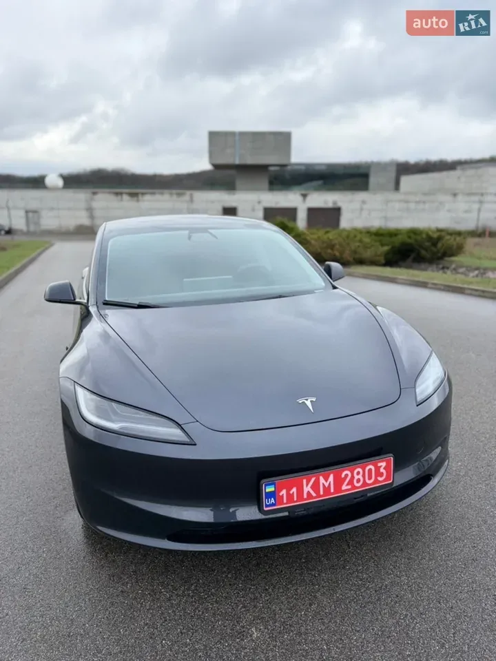 Tesla Model 3 2025 photo 2