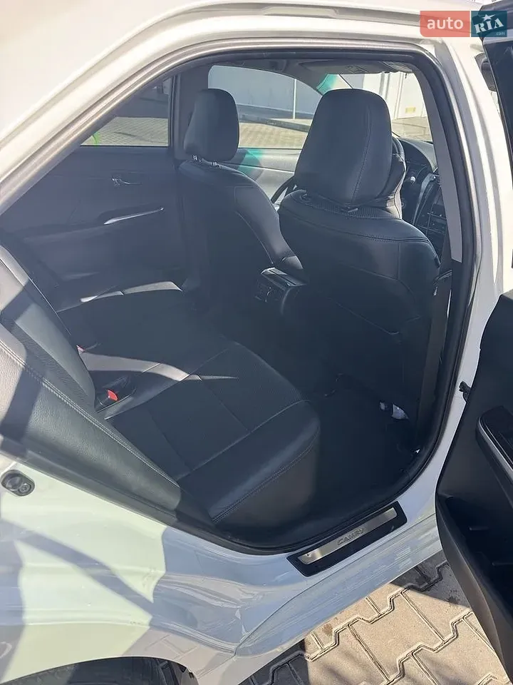 Toyota Camry 2015 photo 2