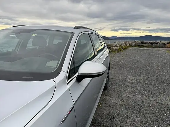 Volkswagen Passat 2018 photo 5