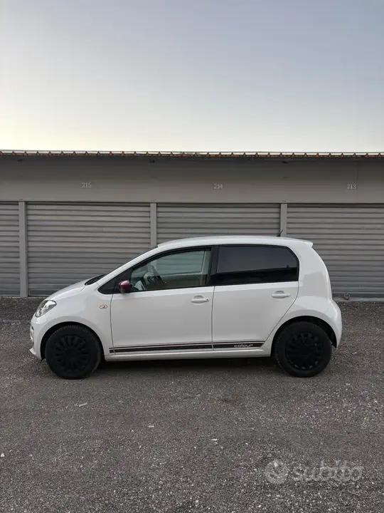 Volkswagen Up 2016 photo 4