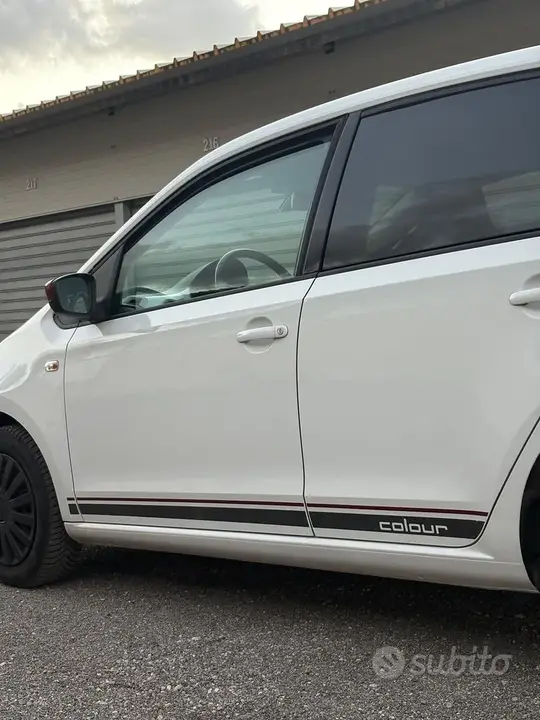 Volkswagen Up 2016 photo 5