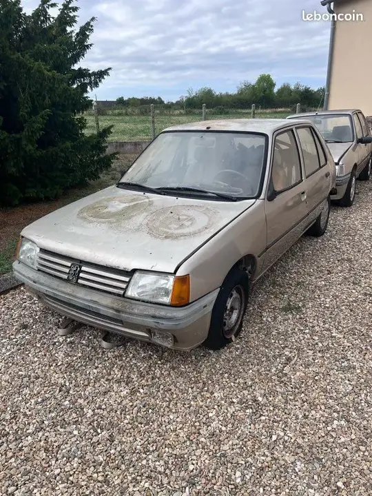 Peugeot 205 1989 photo 2