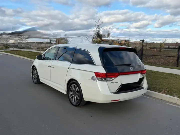 Honda Odyssey 2014 photo 4