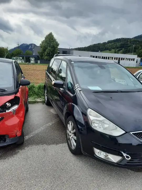Ford Galaxy 2009 photo 2