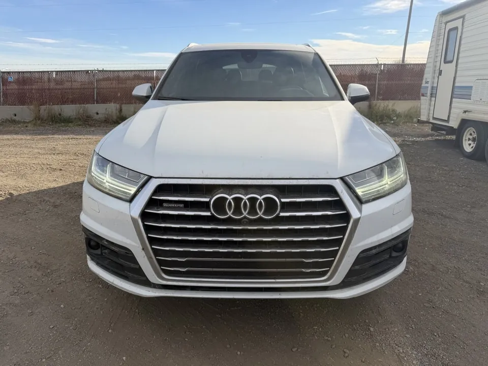 Audi Q7 2017 photo 2