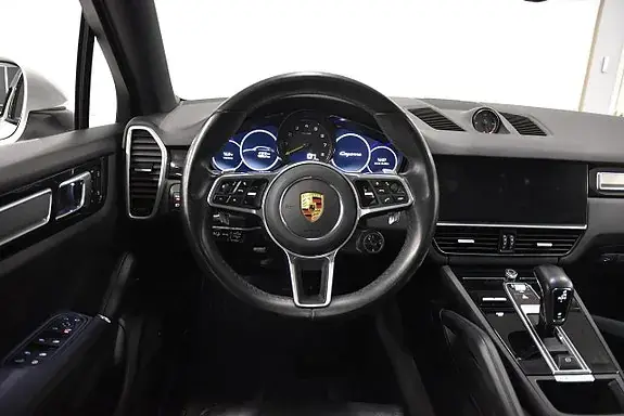 Porsche Cayenne Coupe 2023 photo 2