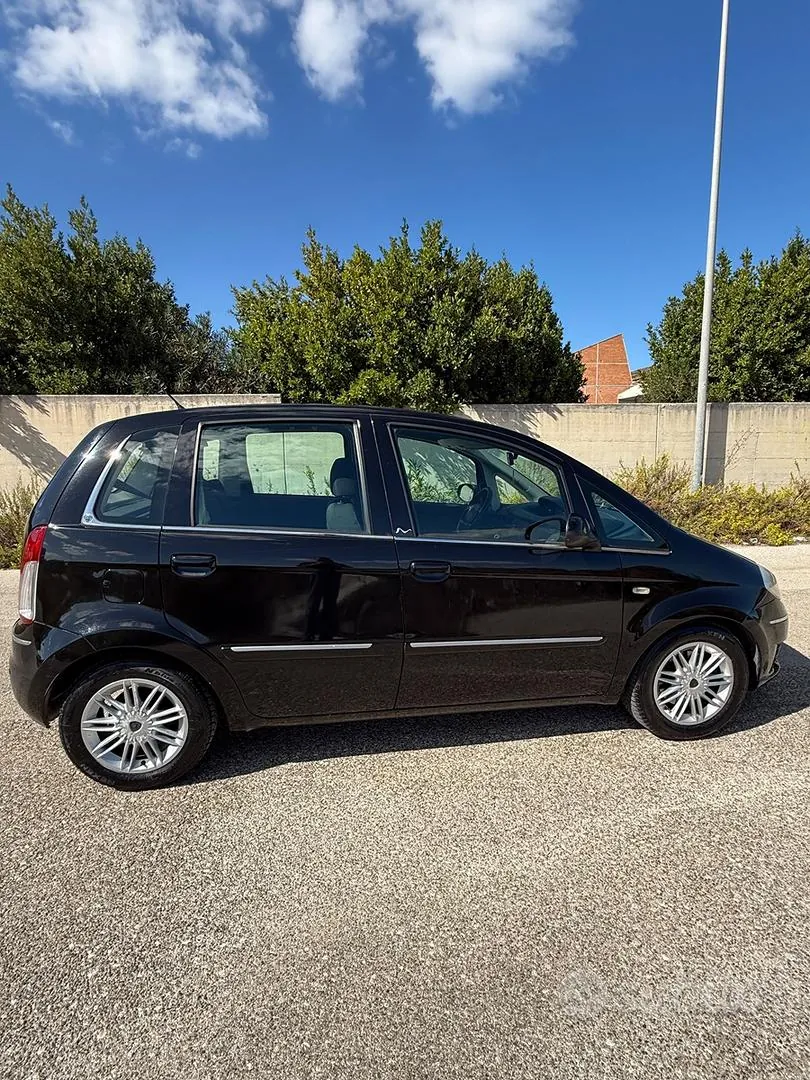 Lancia Musa 2010 photo 4