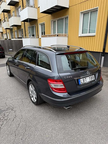 Mercedes-Benz C220 2011 photo 4