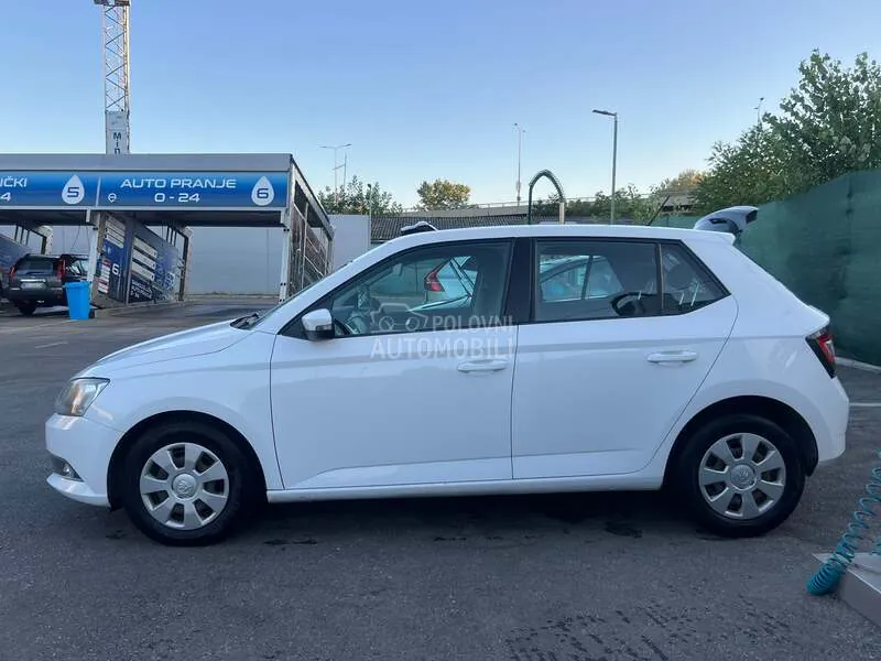 Skoda Fabia 2015 photo 2