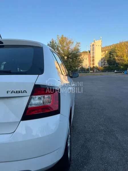 Skoda Fabia 2015 photo 5