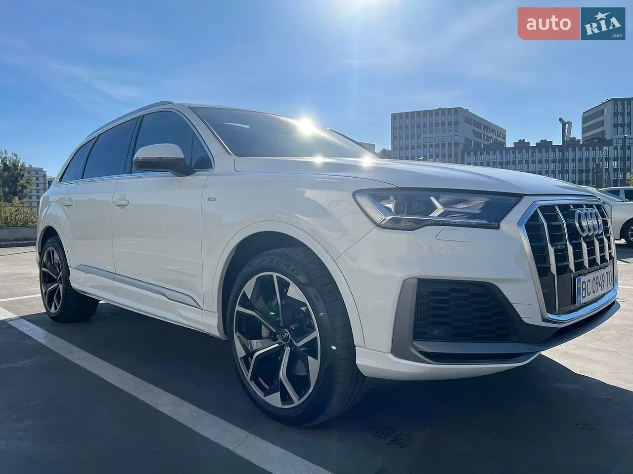 Audi Q7 2019 photo 2