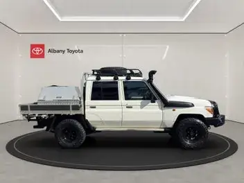 Toyota Land Cruiser 2017 photo 3