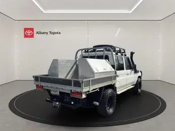 Toyota Land Cruiser 2017 photo 4