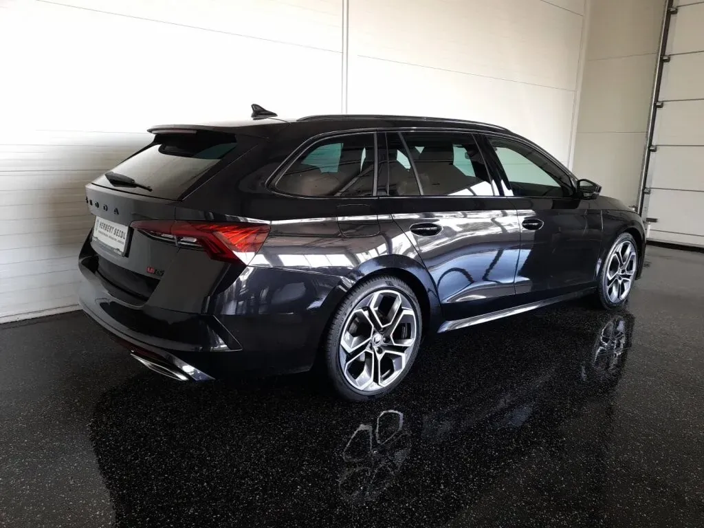 Skoda Octavia 2022 photo 2