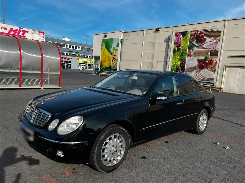 Mercedes-Benz E320
