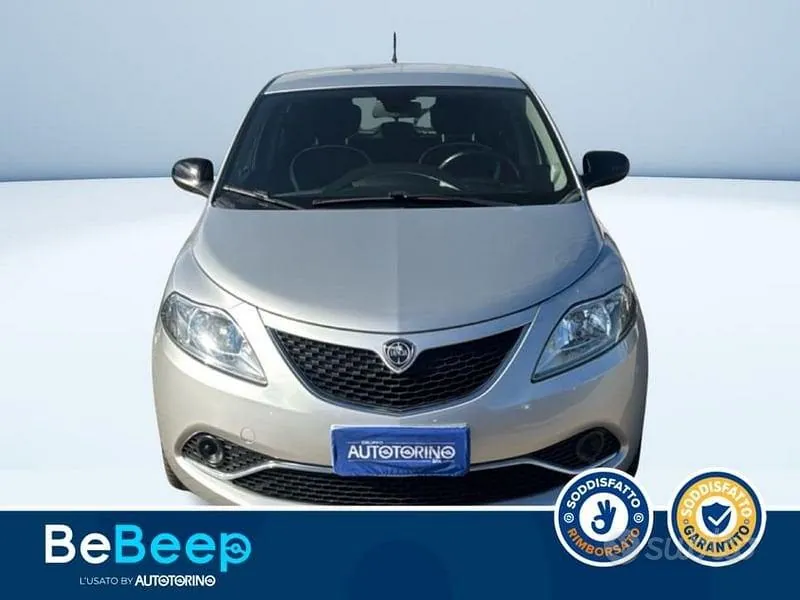 Lancia Ypsilon 2016 photo 2