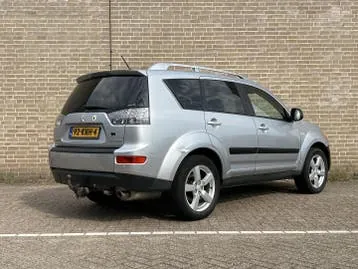 Mitsubishi Outlander 2010 photo 2