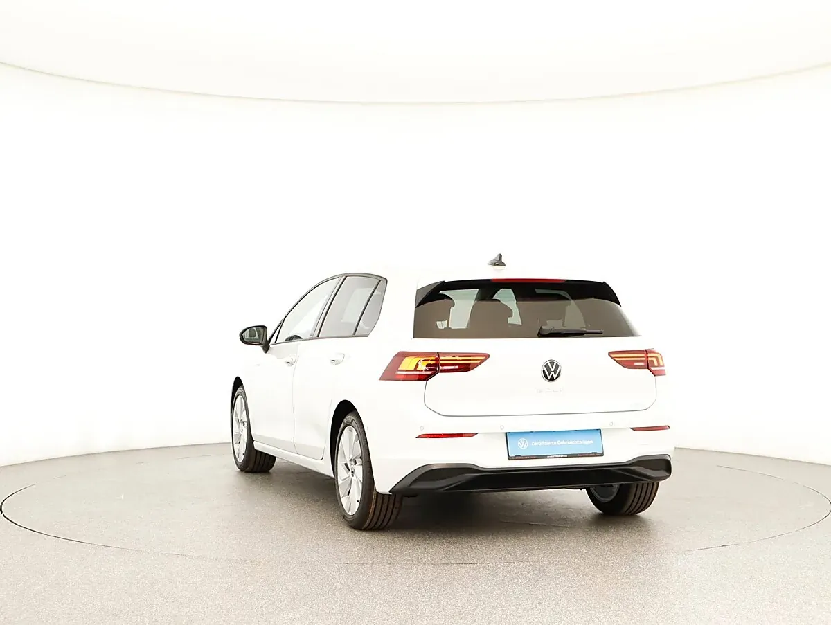 Volkswagen Golf 2026 photo 3