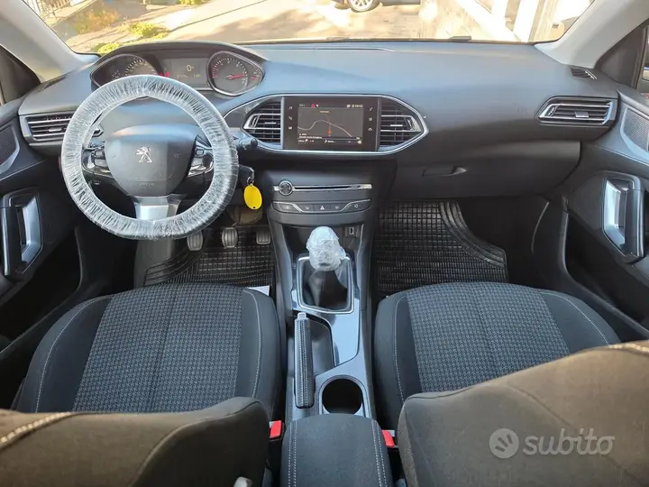 Peugeot 308 2017 photo 2