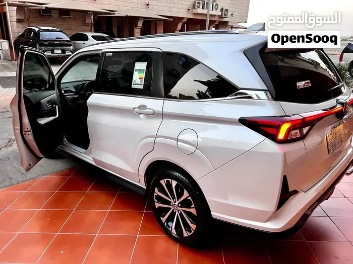Toyota Veloz 2024 photo 2