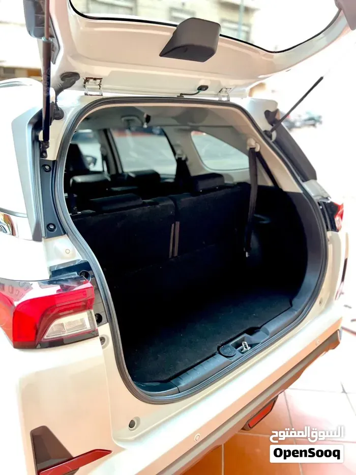 Toyota Veloz 2024 photo 4