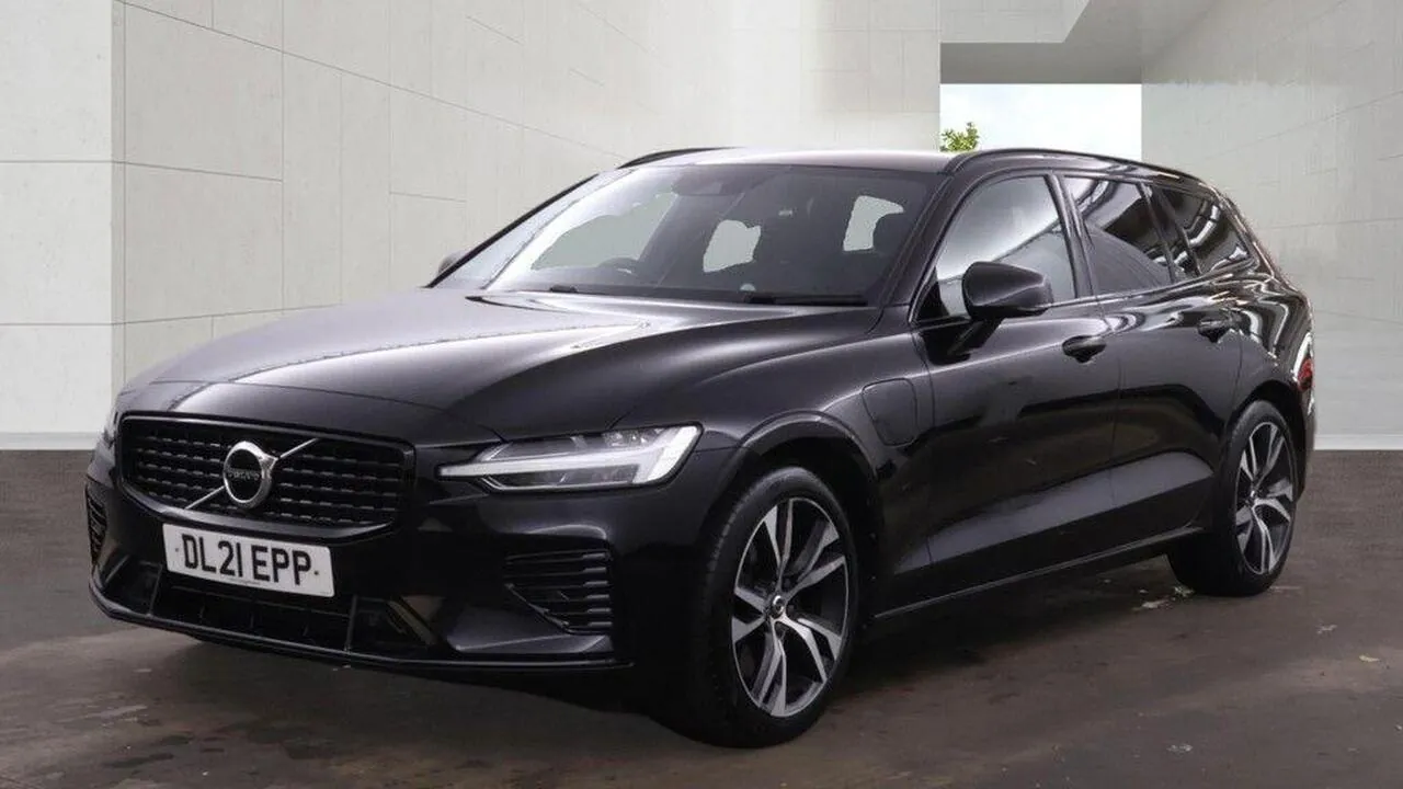 Volvo V60 2021 photo 2