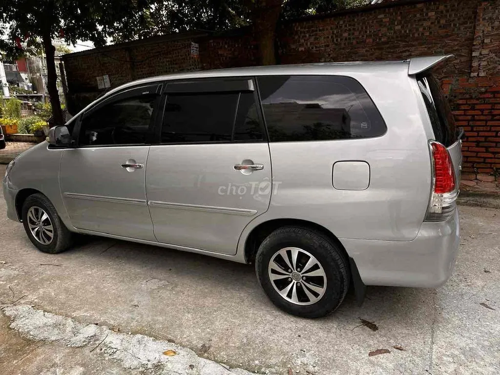 Toyota Innova 2008 photo 2