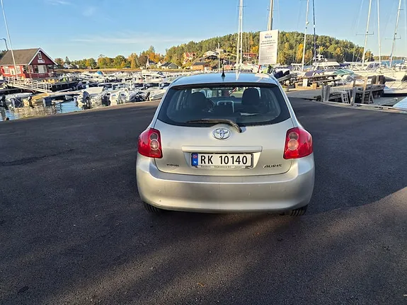 Toyota Auris 2008 photo 4