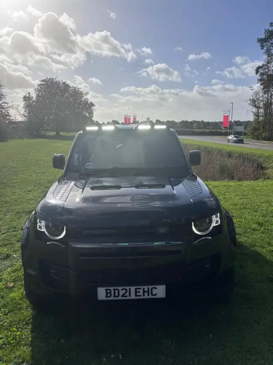 Land Rover Defender 110 2021 photo 2