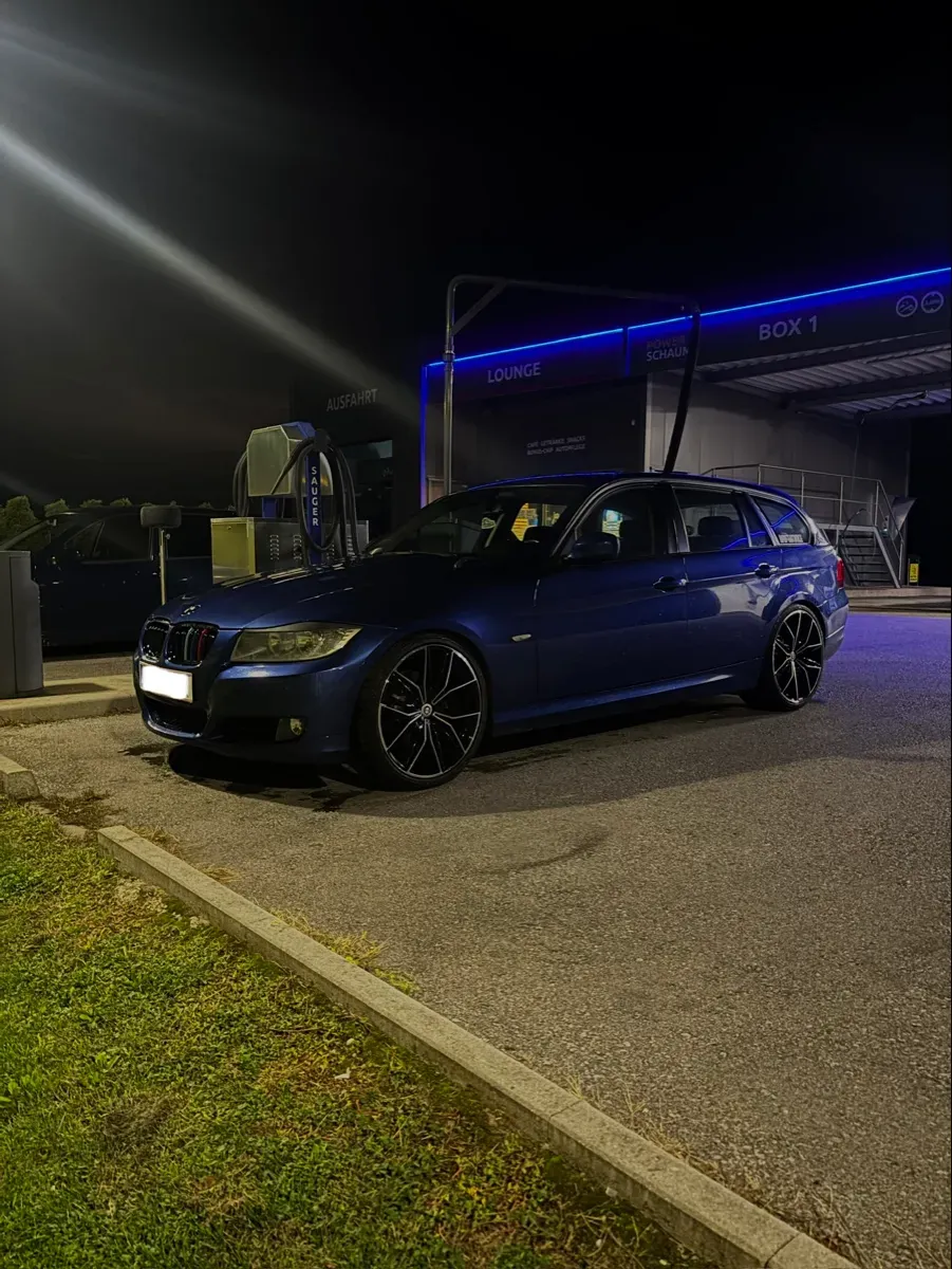 BMW 3 Series 2009 photo 3
