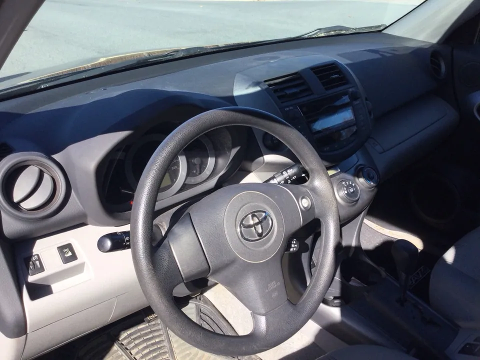 Toyota Rav4 2010 photo 3