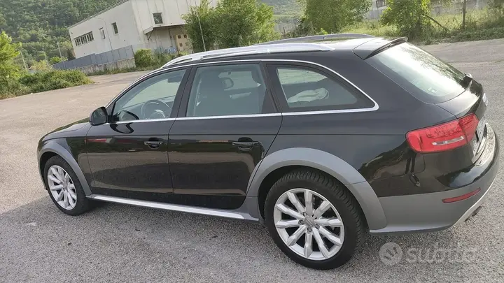 Audi A4 Allroad 2012 photo 4