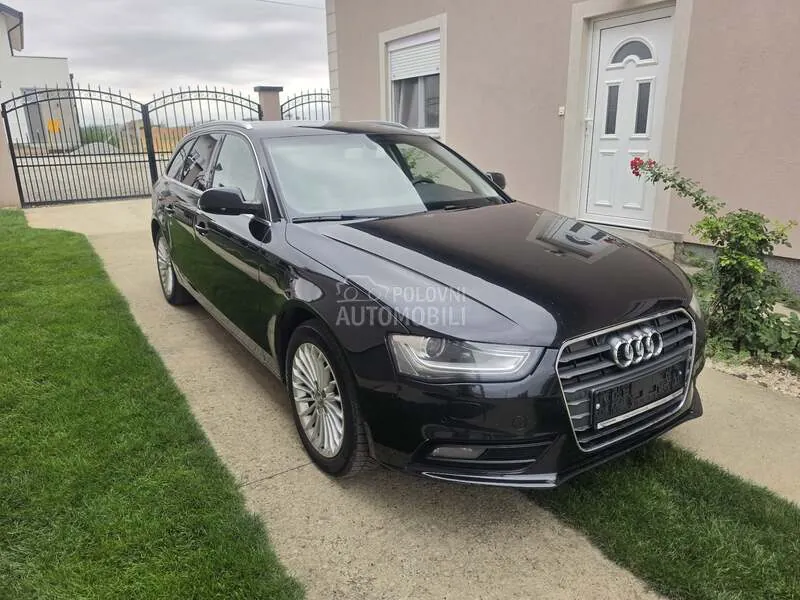 Audi A4 2012 photo 2