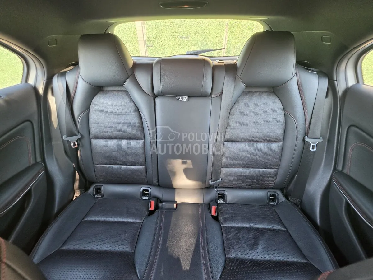 Mercedes-Benz A 180 2013 photo 5
