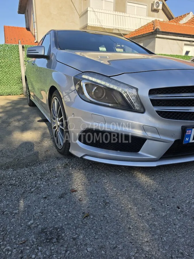 Mercedes-Benz A 180 2013 photo 2