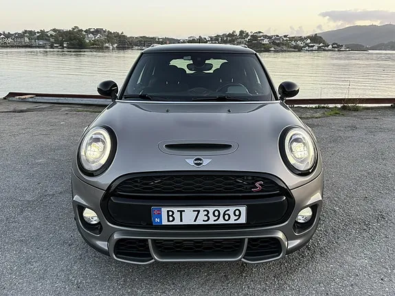 Mini Cooper S 2018 photo 2