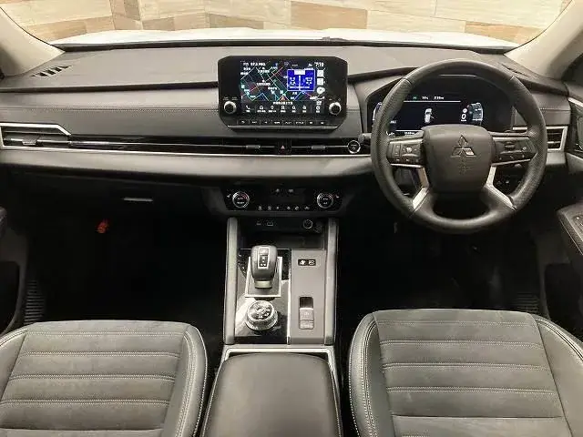 Mitsubishi Outlander 2021 photo 2