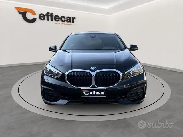 BMW 118D 2022 photo 2