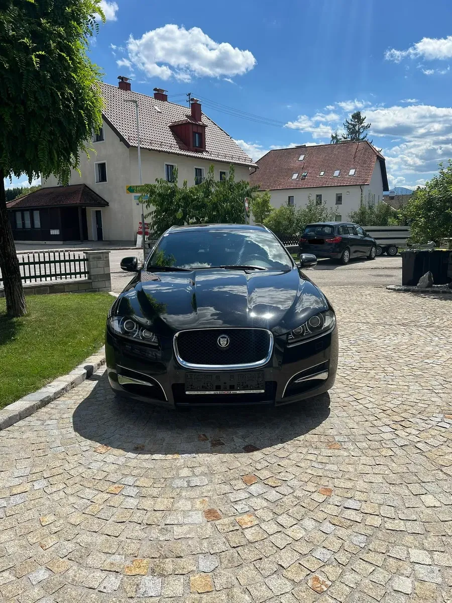 Jaguar Xf 2013 photo 2