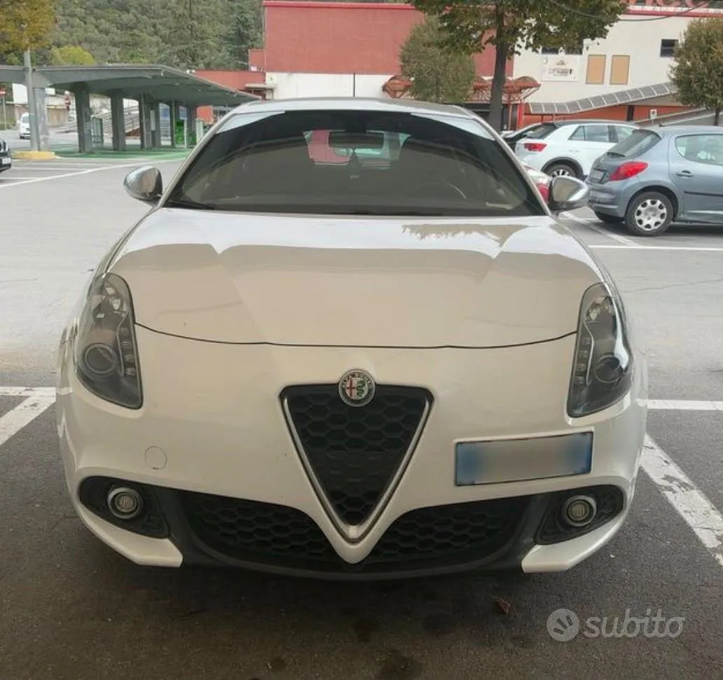 Alfa Romeo Giulietta 2017 photo 2