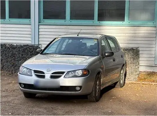 Nissan Almera