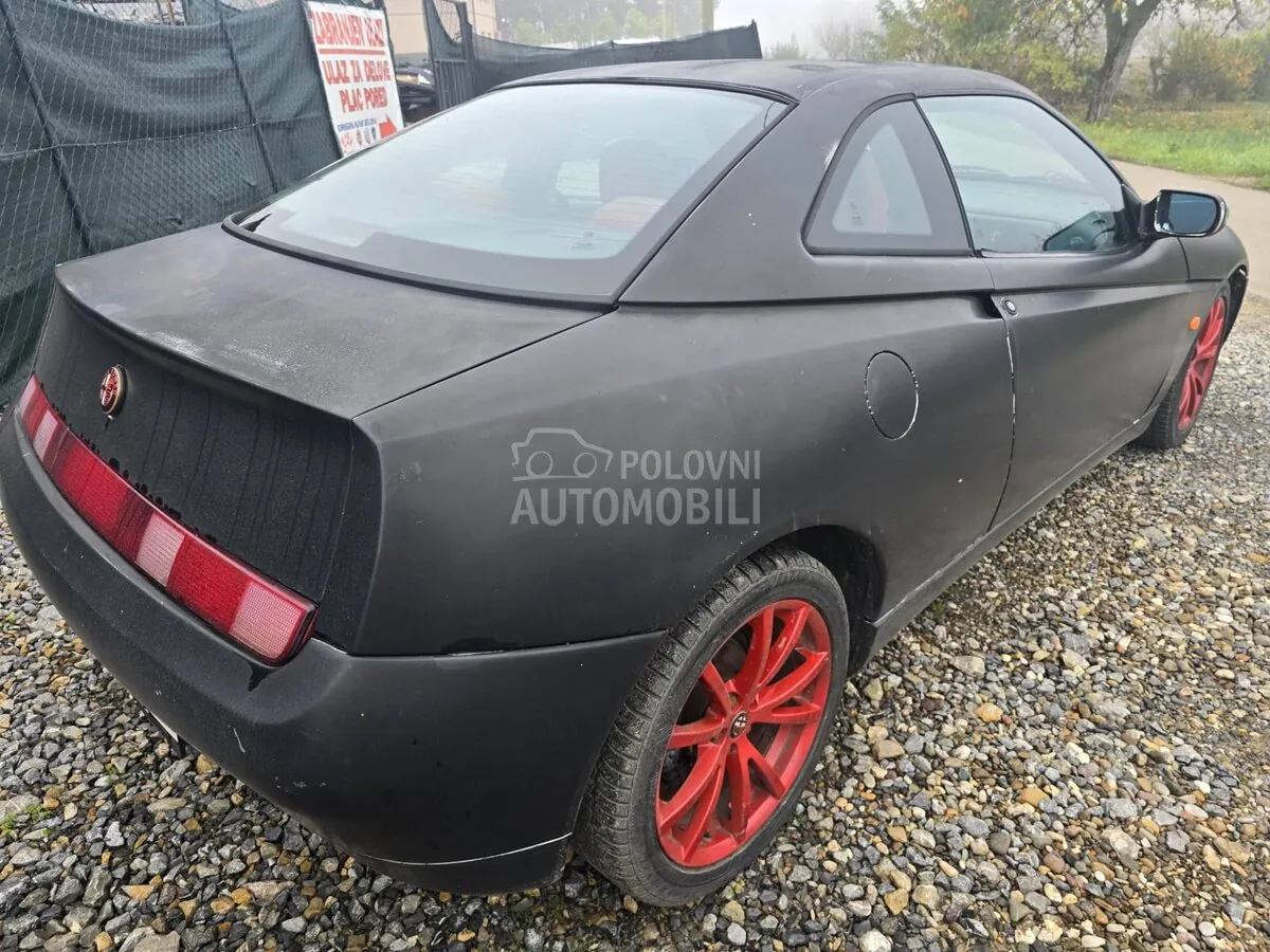 Alfa Romeo Gtv 2000 photo 5