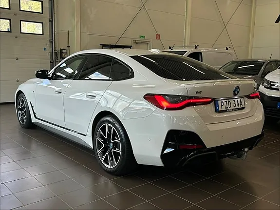 BMW I4 2024 photo 5