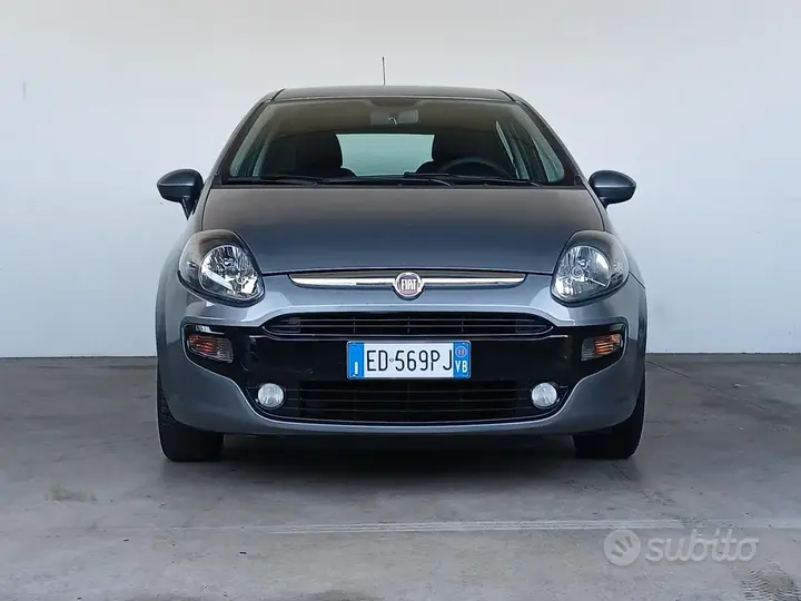 Fiat Punto Evo 2011 photo 2