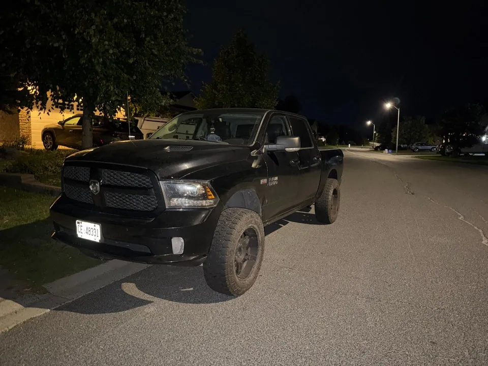 Dodge Ram 1500 2013 photo 2