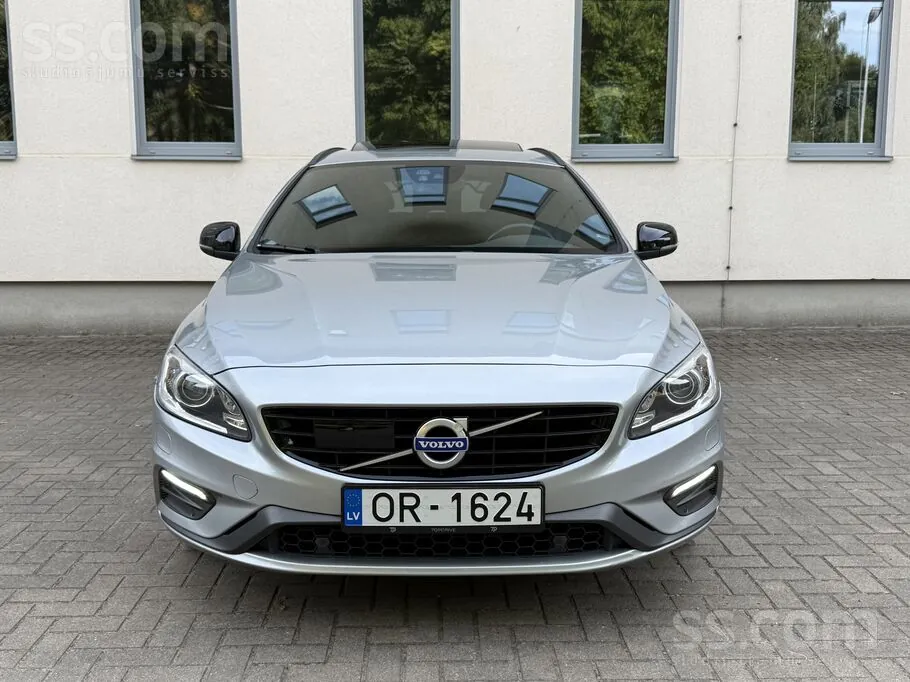 Volvo V60 2015 photo 2
