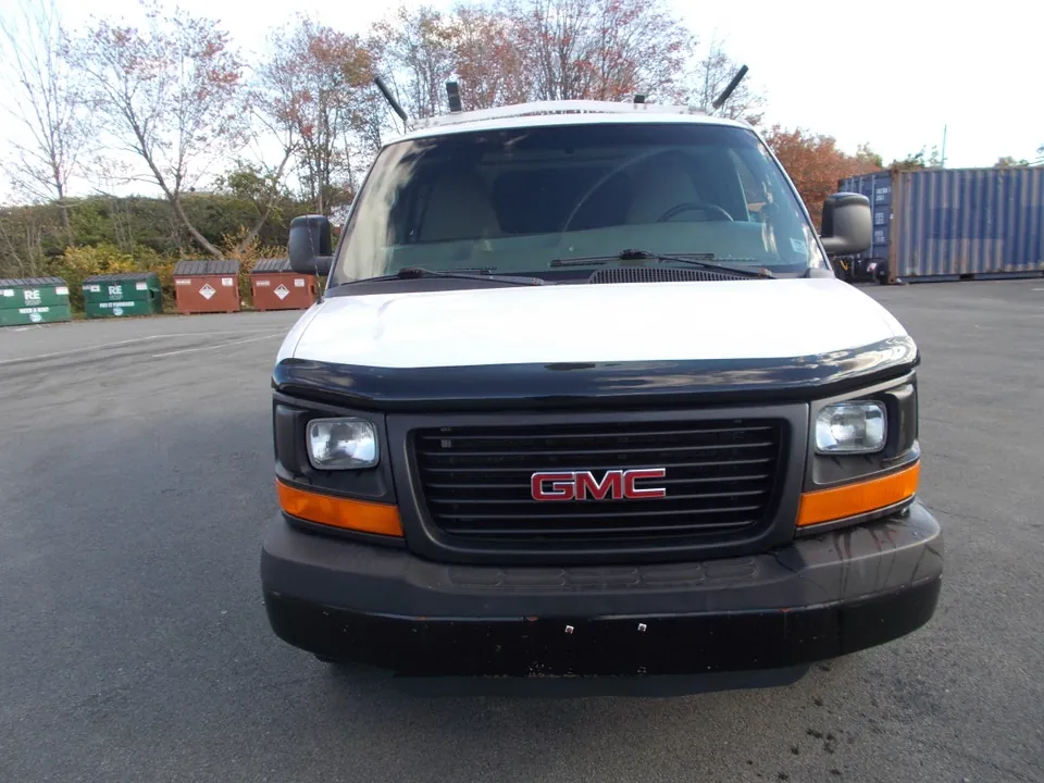 GMC Savana 2015 photo 3